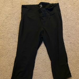Old Navy Active Cropped Leggings